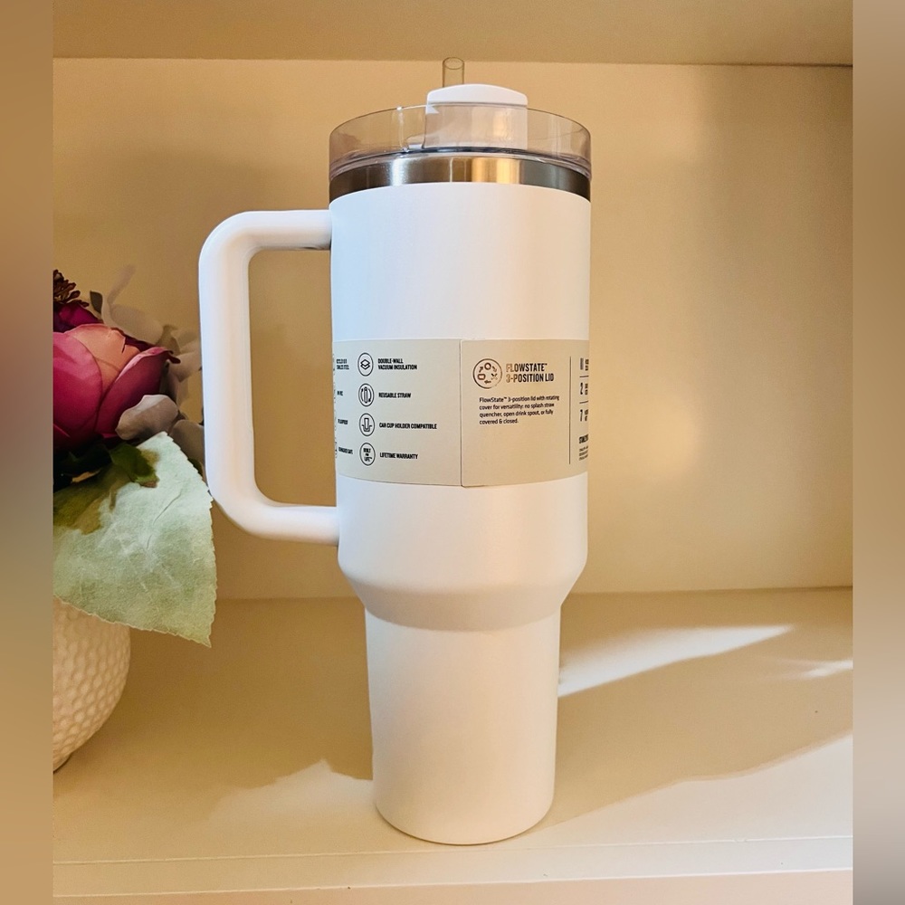 🎉LAST CHANCE🎉Stanley 40 oz. Quencher H2.0 FlowState Tumbler Brilliant White - Picture 5 of 11